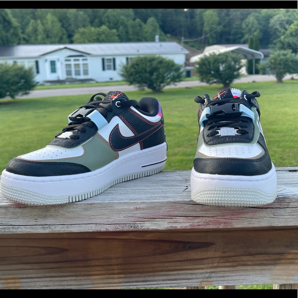 Woman’s Air Force One Shadow